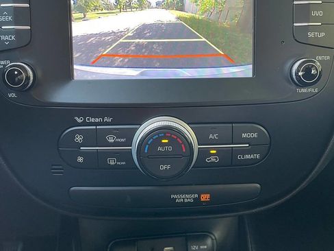 Used 2018 Kia Soul w/ Convenience Package FWD image 11