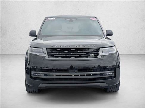 Used 2025 Land Rover Range Rover SE AWD/4WD image 2