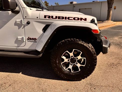 Used 2022 Jeep Wrangler Unlimited Rubicon image 13