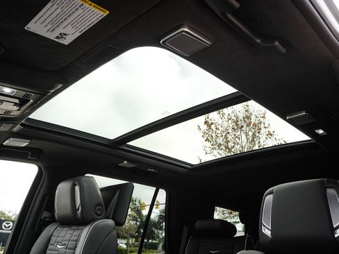 Used 2025 Cadillac Escalade Sport Platinum w/ LPO, ONYX Package image 29