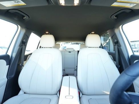 Certified 2025 Mercedes-Benz GLA 250 4MATIC w/ Driver Assistance Package image 33