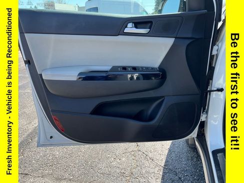 Used 2019 Kia Sportage EX w/ EX Sport Appearance Package AWD/4WD image 11