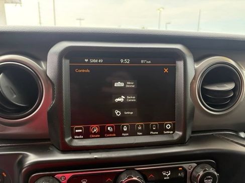 Used 2022 Jeep Wrangler Sport AWD/4WD image 12