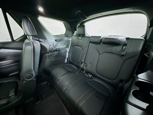 Certified 2025 Honda Pilot TrailSport image 4