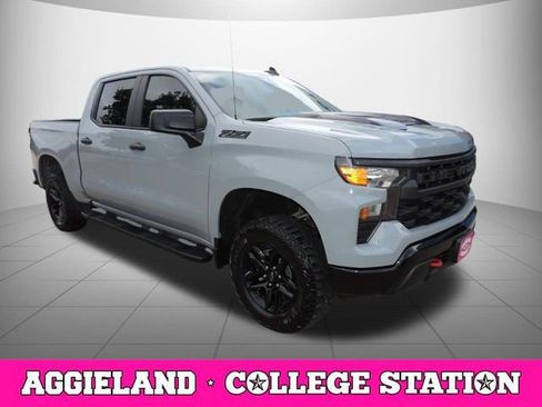 Used 2024 Chevrolet Silverado 1500 Custom Trail Boss w/ LPO, Dark Essentials Package image 3