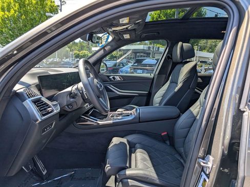 Used 2025 BMW X7 xDrive40i w/ M Sport Package AWD/4WD image 21