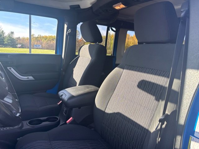 Used 2011 Jeep Wrangler Unlimited Sahara w/ Trailer Tow Group AWD/4WD image 10