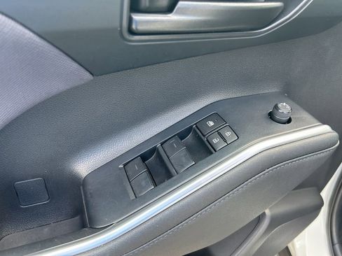 Used 2023 Toyota Highlander L image 37