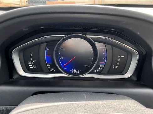 Used 2016 Volvo XC60 T6 R-Design image 23