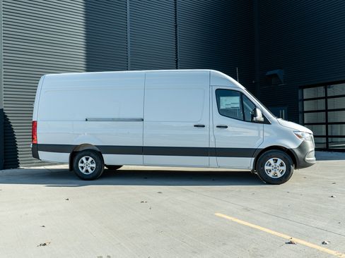 New 2026 Mercedes-Benz Sprinter 2500 image 3
