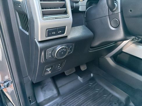 Used 2019 Ford F150 Platinum w/ Equipment Group 701A Luxury AWD/4WD image 17