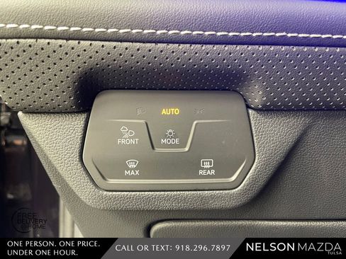 Used 2024 Volkswagen Atlas SEL Premium R-Line image 22