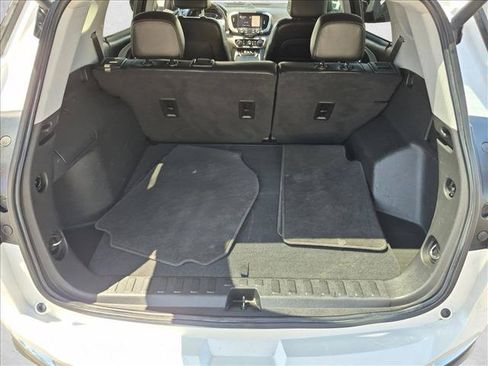 Used 2021 GMC Terrain SLT w/ Infotainment Package II FWD image 6