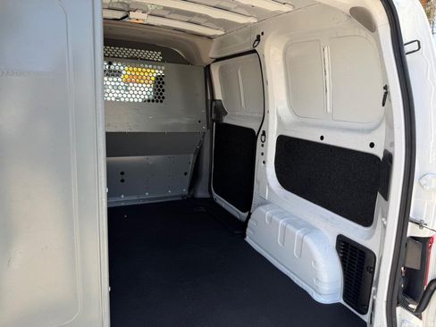 Used 2021 Nissan NV200 SV w/ Back Door Glass Package FWD image 17