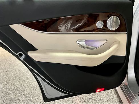 Used 2018 Mercedes-Benz E 300 image 15