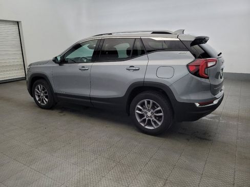 Used 2024 GMC Terrain SLT image 3