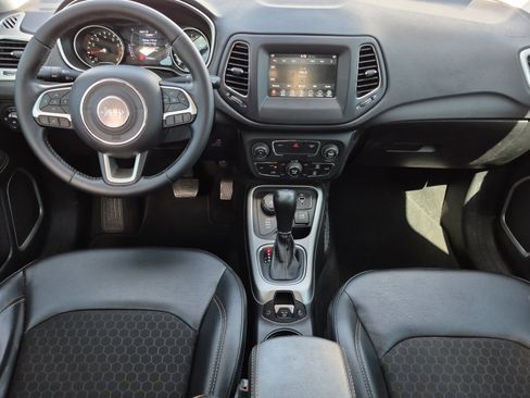 Used 2020 Jeep Compass Latitude AWD/4WD image 24