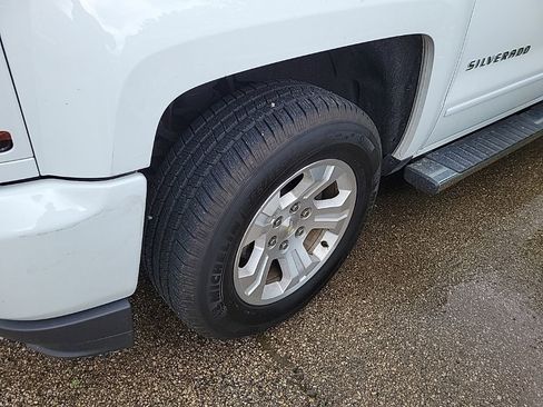 Used 2018 Chevrolet Silverado 1500 LT w/ All Star Edition AWD/4WD image 3