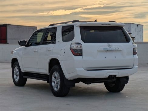 Used 2020 Toyota 4Runner SR5 Premium image 5