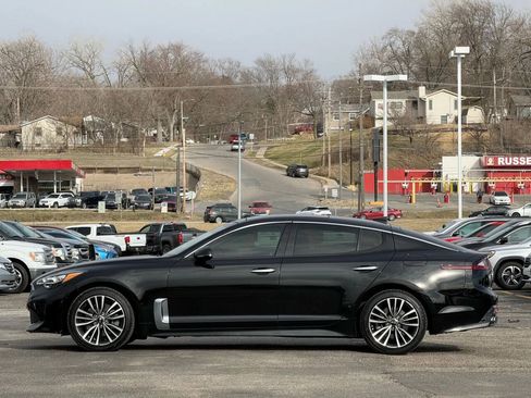 Used 2018 Kia Stinger Premium AWD/4WD image 5