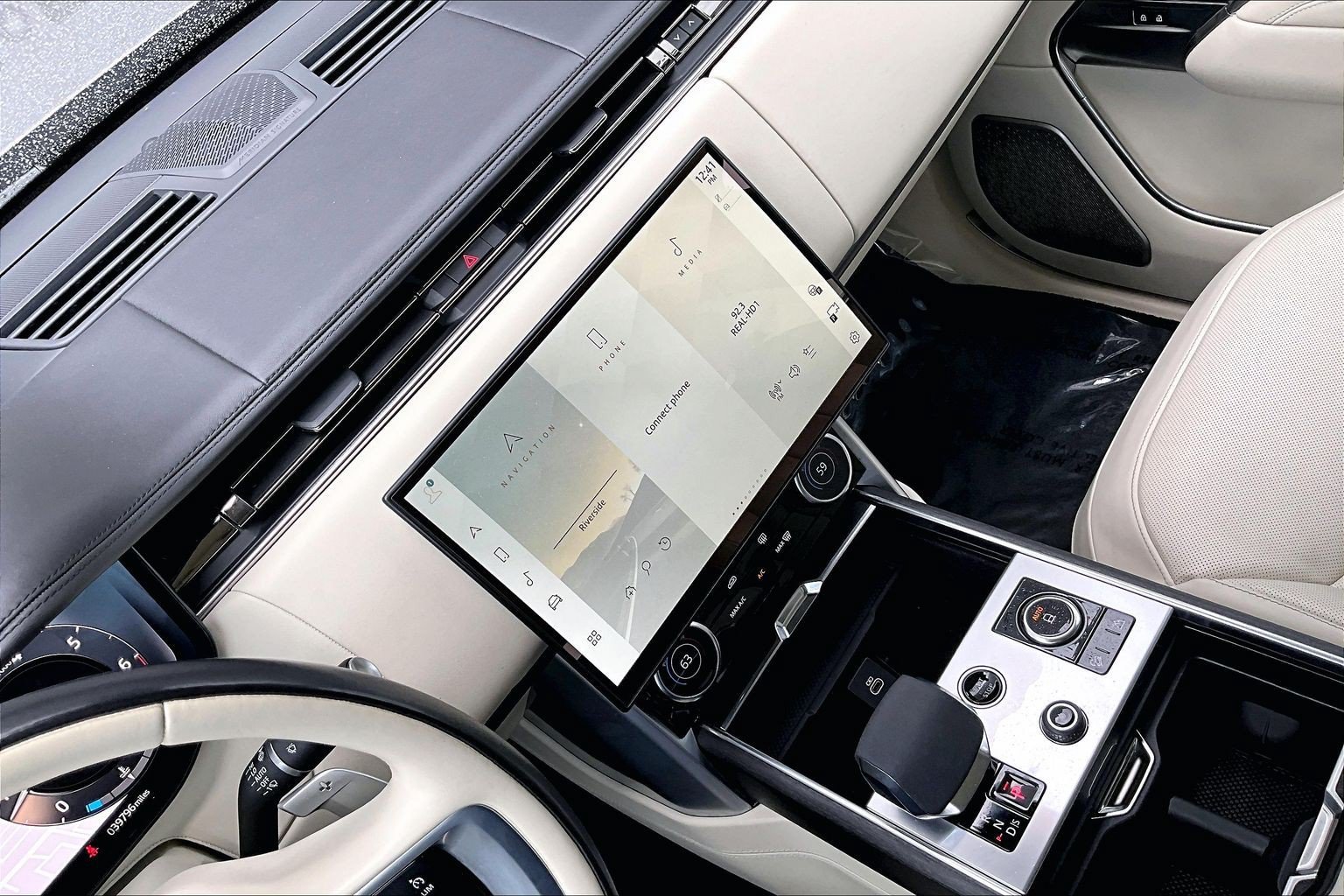 Used 2023 Land Rover Range Rover Long Wheelbase Autobiography AWD/4WD image 33
