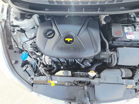 Used 2015 Hyundai Elantra SE w/ Option Group 02 FWD image 27
