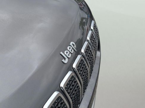 Used 2019 Jeep Cherokee Limited w/ Trailer Tow Group image 10