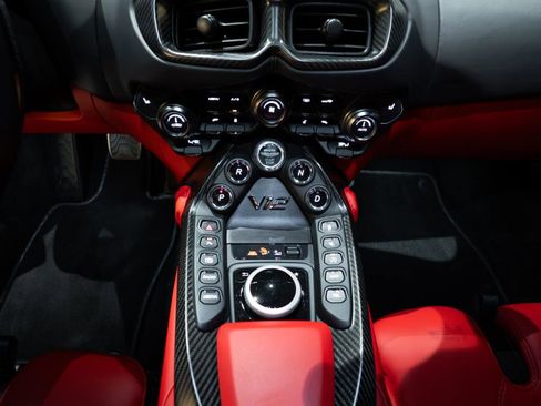 Used 2023 Aston Martin V12 Vantage RWD image 17