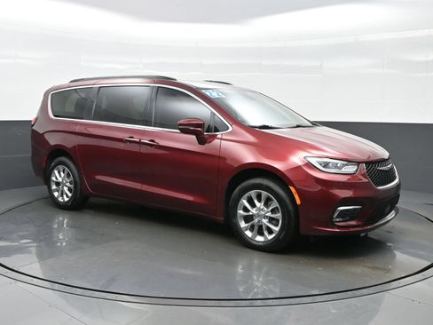 Used 2022 Chrysler Pacifica Touring-L AWD/4WD image 10
