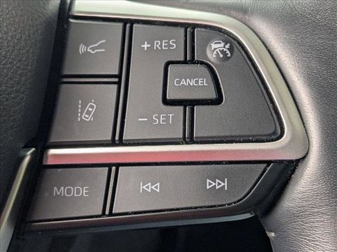Used 2022 Toyota Highlander Platinum FWD image 11