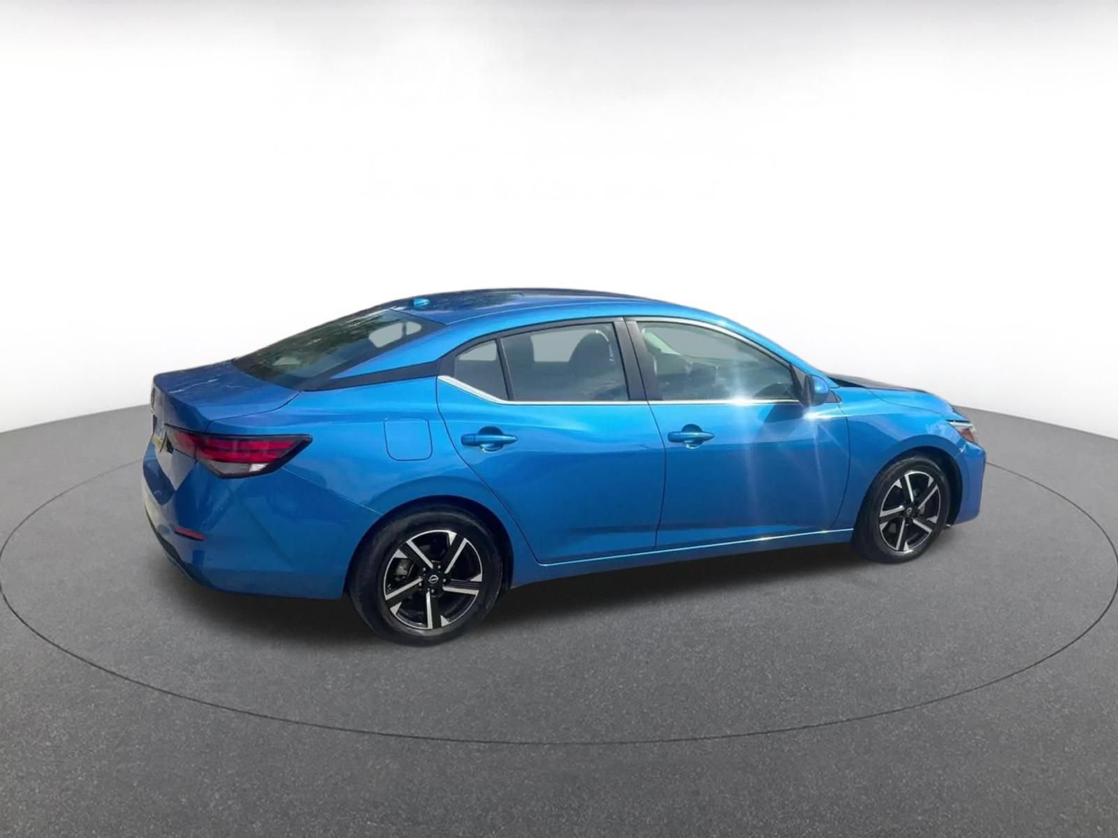 Used 2025 Nissan Sentra SV FWD image 14
