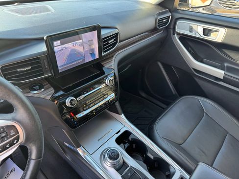 Certified 2023 Ford Explorer Limited w/ Class IV Trailer Tow Package image 35