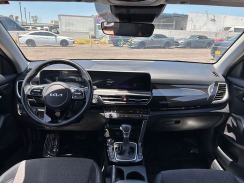 Used 2025 Kia Seltos S FWD image 34