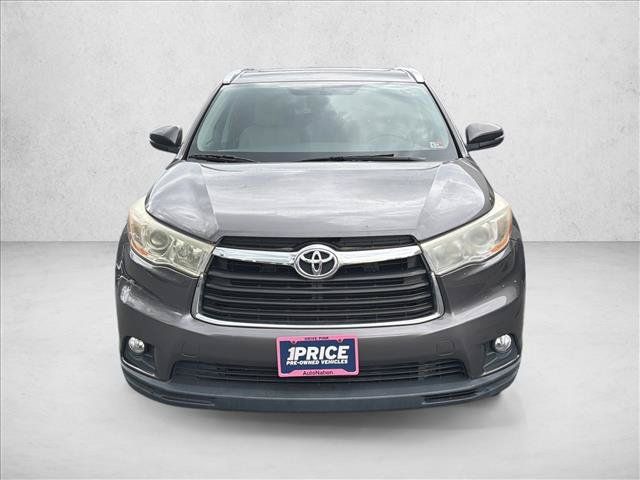 Used 2014 Toyota Highlander XLE AWD/4WD image 2
