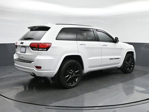 Used 2020 Jeep Grand Cherokee Altitude image 7