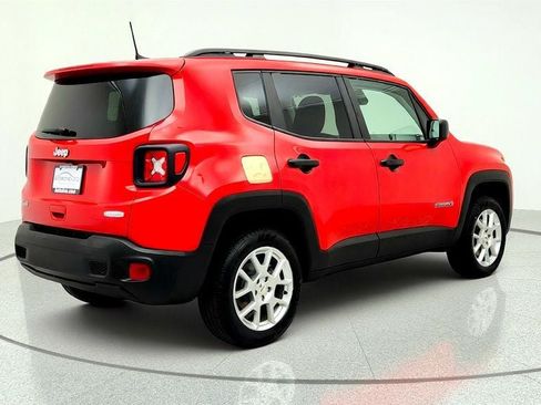 Used 2022 Jeep Renegade Latitude AWD/4WD image 5