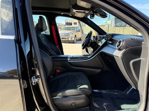 Used 2025 Mercedes-Benz GLC 43 AMG 4MATIC image 31