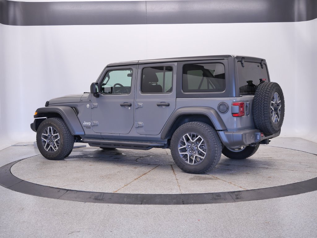 Used 2021 Jeep Wrangler Unlimited Sport AWD/4WD image 3