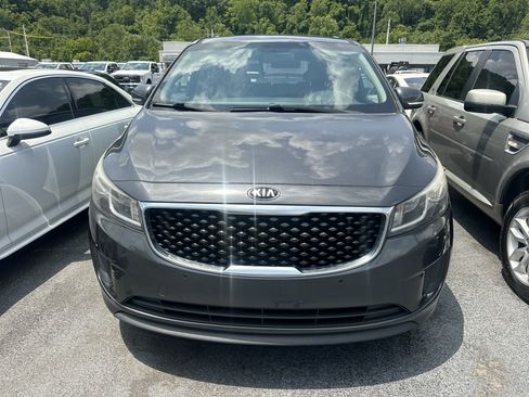 Used 2017 Kia Sedona LX w/ LX Essentials Premium Package FWD image 6