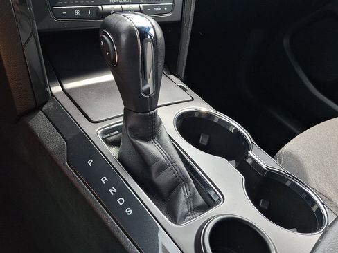 Used 2019 Ford Explorer XLT FWD image 15