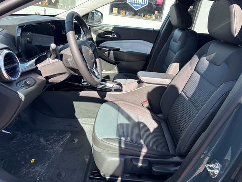 New 2026 Chevrolet Trax LT w/ Driver Confidence Package image 14