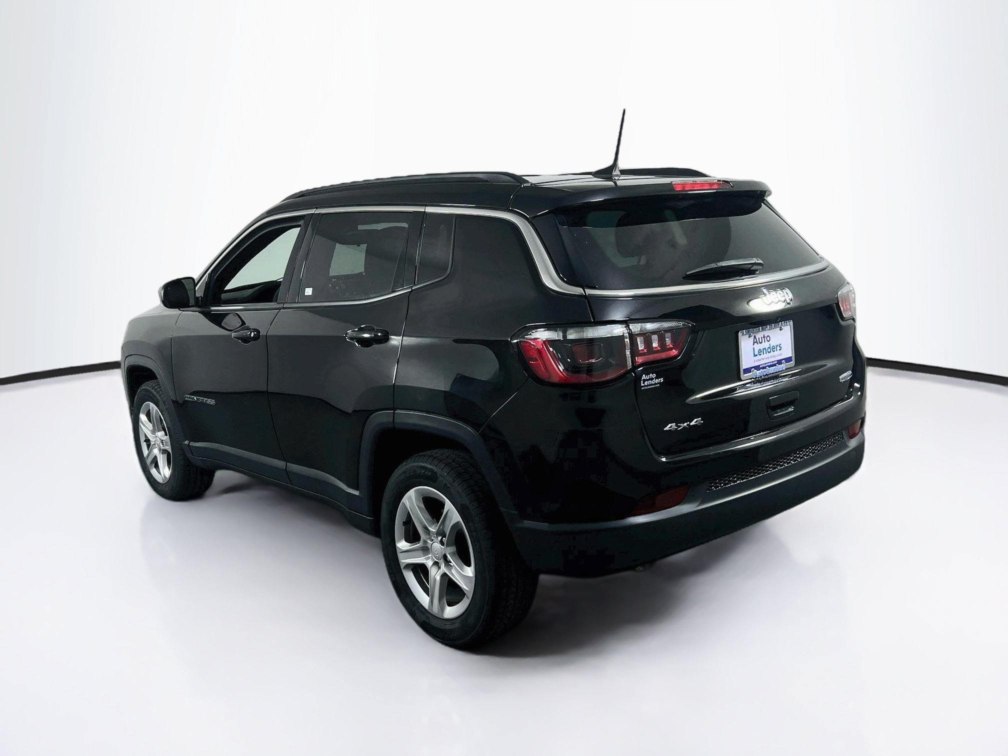 Used 2023 Jeep Compass Latitude AWD/4WD image 7