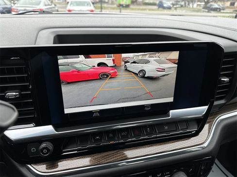 Used 2023 Chevrolet Silverado 1500 LT image 17