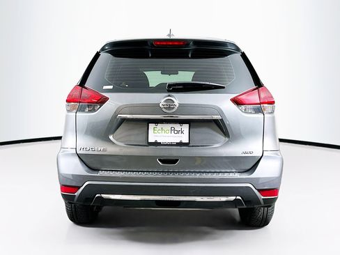 Used 2018 Nissan Rogue S AWD/4WD image 7
