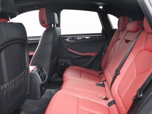 Used 2021 Porsche Macan S image 11