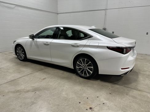 Used 2019 Lexus ES 350 w/ Premium Package FWD image 8