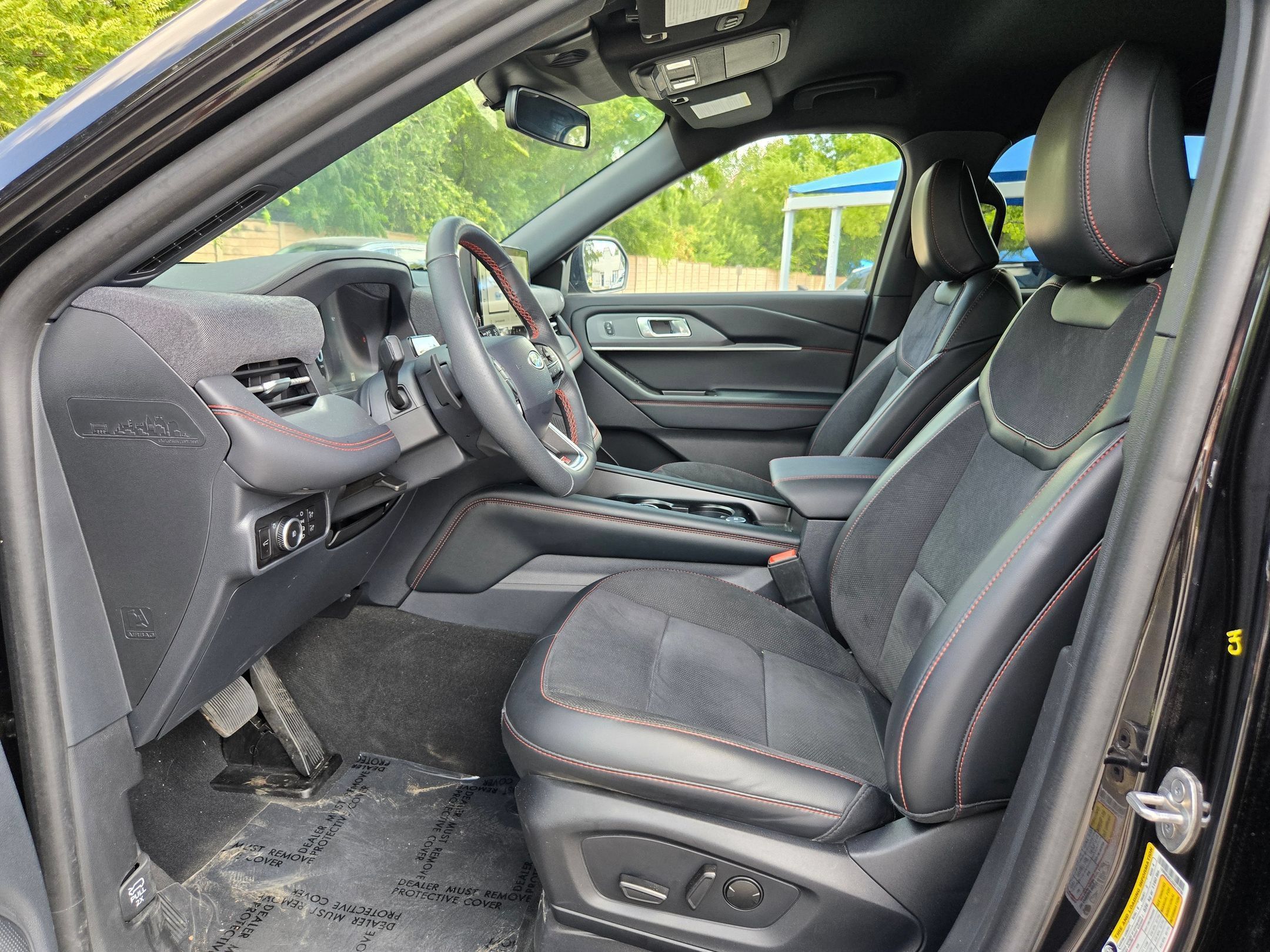 Used 2025 Ford Explorer ST AWD/4WD image 9