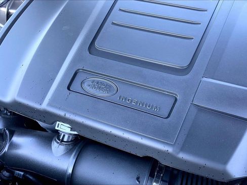 New 2026 Land Rover Range Rover Velar Dynamic SE image 17