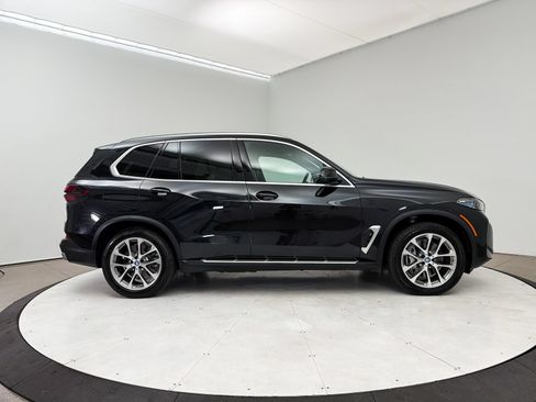 Used 2024 BMW X5 xDrive50e AWD/4WD image 32