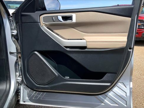 Used 2020 Ford Explorer XLT RWD image 23